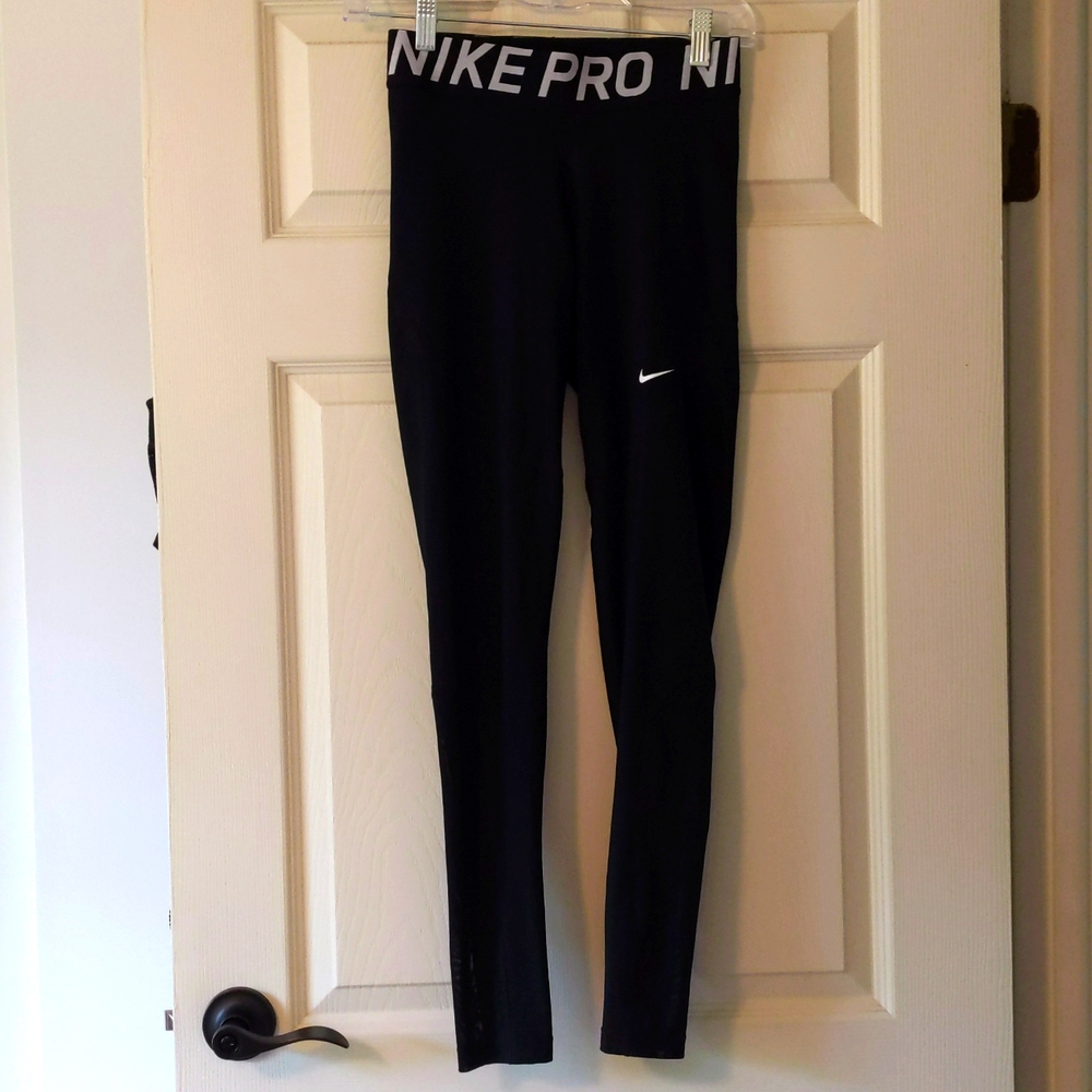 Nike Pro Mesh-Paneled Leggings